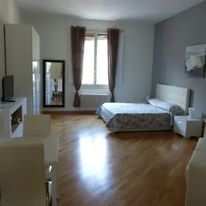 Apartament Residenza Piazza Santo Stefano, Bolonia